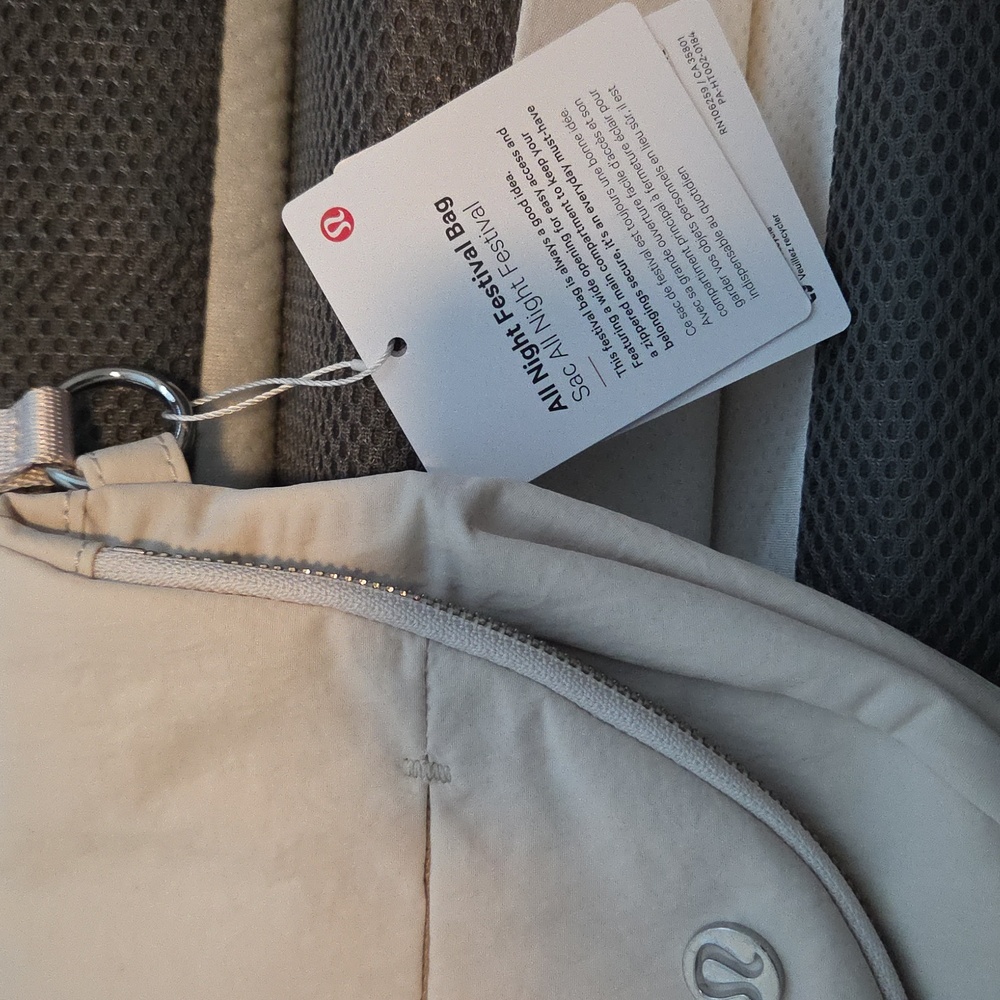 Lululemon All Night Festival Bag 5L - Picture 2 of 4